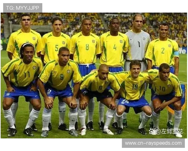 巴西球星里瓦尔多与卡洛斯老照片引回忆,经典瞬间网络热传