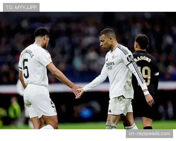 深度复盘：解析皇马在比赛最后时刻利用边线球战术创造绝杀机会